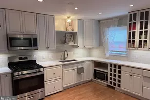 4360 Greenberry Ln, Annandale, VA 22003 - Photo 2