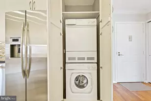 5904 Mt Eagle Dr, Alexandria, VA 22303 - Photo 24