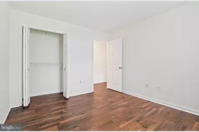 2885 Kelly Square, Vienna, VA 22181 - Photo 12