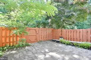 2402 Windbreak Dr, Alexandria, VA 22306 - Photo 18