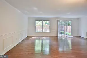 2402 Windbreak Dr, Alexandria, VA 22306 - Photo 2