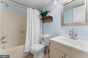 11617 Windbluff Ct, Reston, VA 20191 - Photo 36