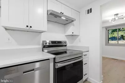 5872 Kara Place, Burke, VA 22015 - Photo 10