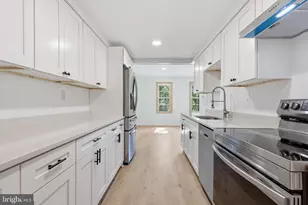 5872 Kara Pl, Burke, VA 22015 - Photo 4