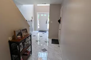 5181 Ballycastle Cir, Alexandria, VA 22315 - Photo 4