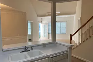 12451 Hayes Ct, Fairfax, VA 22033 - Photo 6