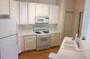 12451 Hayes Ct, Fairfax, VA 22033 - Photo 2