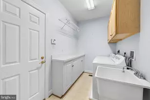 10324 Regency Station Dr, Fairfax Station, VA 22039 - Photo 40