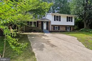 5706 Oak Apple Ct, Burke, VA 22015 - Photo 2