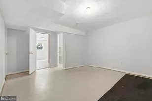 8031 Sleepy View Ln, Springfield, VA 22153 - Photo 38
