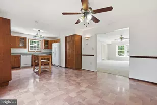 8031 Sleepy View Ln, Springfield, VA 22153 - Photo 16