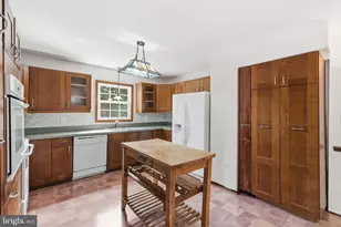8031 Sleepy View Ln, Springfield, VA 22153 - Photo 20