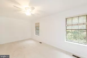 3334 Stone Heather Ct, Herndon, VA 20171 - Photo 16