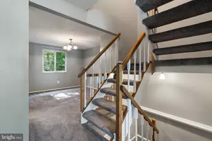 8164 Curving Creek Ct, Springfield, VA 22153 - Photo 6