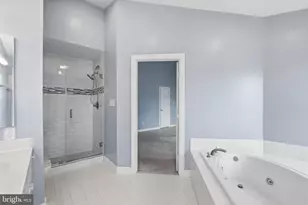 6323 Barcroft Mews Dr, Falls Church, VA 22041 - Photo 20