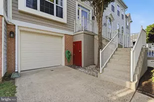 14312 Montverd Ct, Centreville, VA 20121 - Photo 2