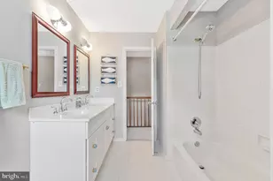 9759 Hatmark Ct, Vienna, VA 22181 - Photo 34