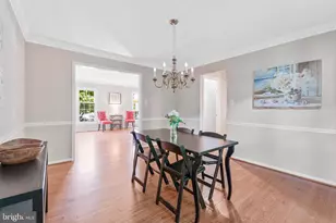 9759 Hatmark Ct, Vienna, VA 22181 - Photo 10