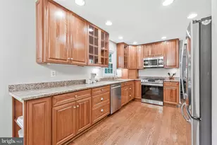 9759 Hatmark Ct, Vienna, VA 22181 - Photo 14
