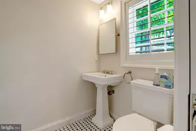 904 Waynewood Boulevard, Alexandria, VA 22308 - Photo 56