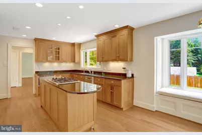 904 Waynewood Boulevard, Alexandria, VA 22308 - Photo 20