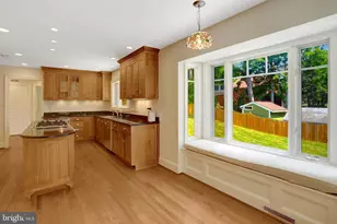904 Waynewood Blvd, Alexandria, VA 22308 - Photo 24