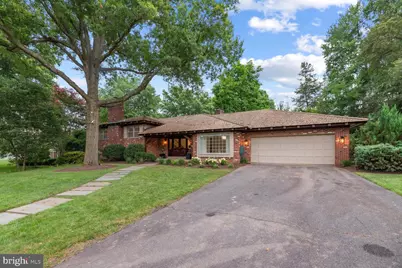 6313 Stoneham Lane, McLean, VA 22101 - Photo 2
