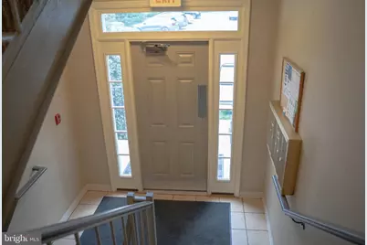 12101 Greenwood Court #301, Fairfax, VA 22033 - Photo 8