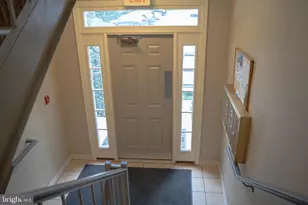 12101 Greenwood Ct, Fairfax, VA 22033 - Photo 8