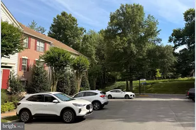 12101 Greenwood Court #301, Fairfax, VA 22033 - Photo 6