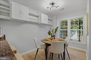 6013 Chestnut Hollow Ct, Centreville, VA 20121 - Photo 8