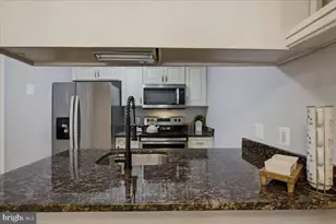 6013 Chestnut Hollow Ct, Centreville, VA 20121 - Photo 12