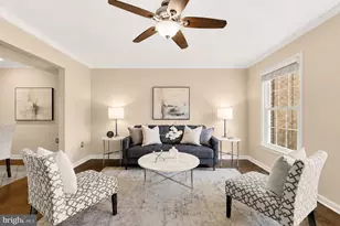 8221 Doctor Craik Ct, Alexandria, VA 22306 - Photo 2