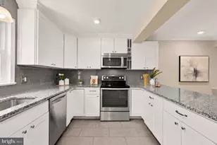 8221 Doctor Craik Ct, Alexandria, VA 22306 - Photo 8