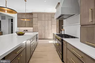 6526 Byrnes Dr, McLean, VA 22101 - Photo 6