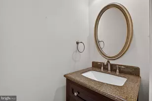 9105 Oak Chase Ct, Fairfax Station, VA 22039 - Photo 34