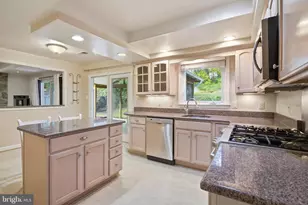 9369 Tovito Dr, Fairfax, VA 22031 - Photo 2
