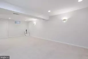 9369 Tovito Dr, Fairfax, VA 22031 - Photo 32