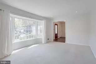 9369 Tovito Dr, Fairfax, VA 22031 - Photo 12