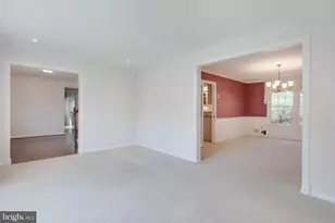 9369 Tovito Dr, Fairfax, VA 22031 - Photo 14
