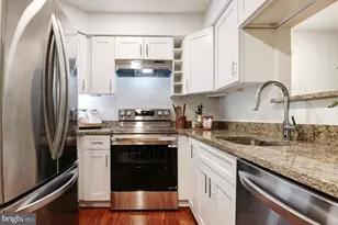 11701 Karbon Hill Ct, Reston, VA 20191 - Photo 2