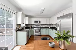 5408 Crystalford Ln, Centreville, VA 20120 - Photo 16