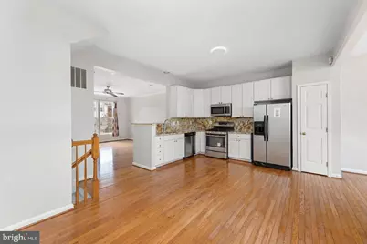 13700 Barksdale Drive, Herndon, VA 20171 - Photo 16