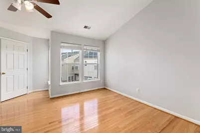 13700 Barksdale Drive, Herndon, VA 20171 - Photo 32