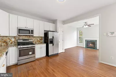 13700 Barksdale Drive, Herndon, VA 20171 - Photo 22