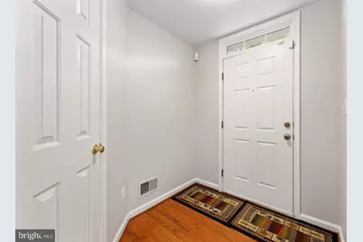 13700 Barksdale Drive, Herndon, VA 20171 - Photo 4