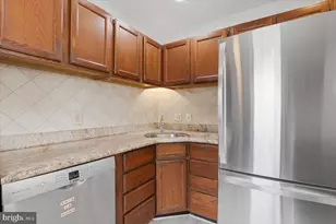 5526 Hollins Ln, Burke, VA 22015 - Photo 26