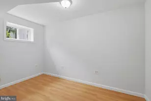 5526 Hollins Ln, Burke, VA 22015 - Photo 20