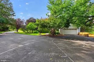 10101 Windy Knoll Ln, Vienna, VA 22182 - Photo 10