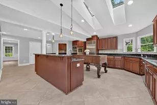 10101 Windy Knoll Ln, Vienna, VA 22182 - Photo 28